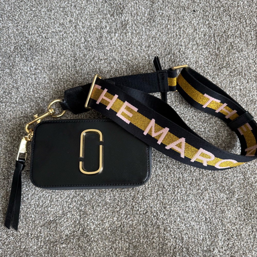 Marc Jacobs Snapshot Crossbody EUC